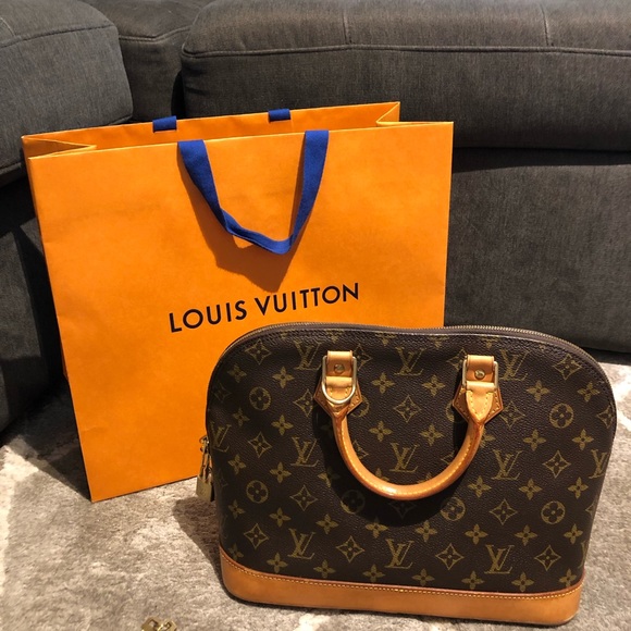 Authentic Louis Vuitton Alma PM INCLUDES lock & matching key 🔑 - Picture 4 of 16